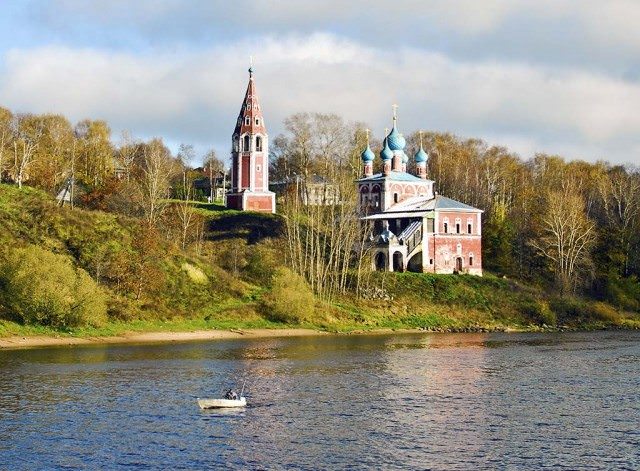 Shoreside church on the Volga River