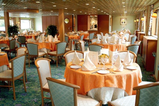 Dining aboard Infante don Henrique is a decidedly social experience. Photo courtesy of CroisiEurope.