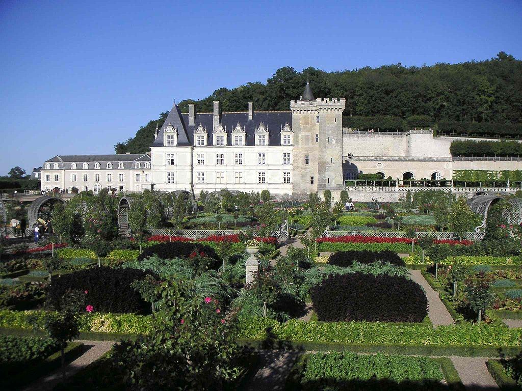  Le château de Villandry (France) vu des jardins