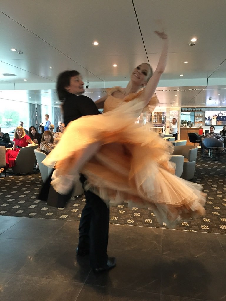 Waltz demonstration and participation on Scenic Jasper. © 2015 Ralph Grizzle