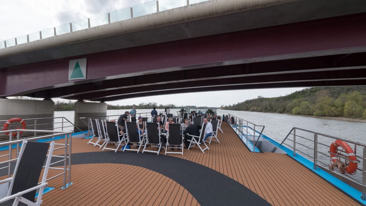 All hands on deck as we sail toward Bordeaux. © 2016 Ralph Grizzle