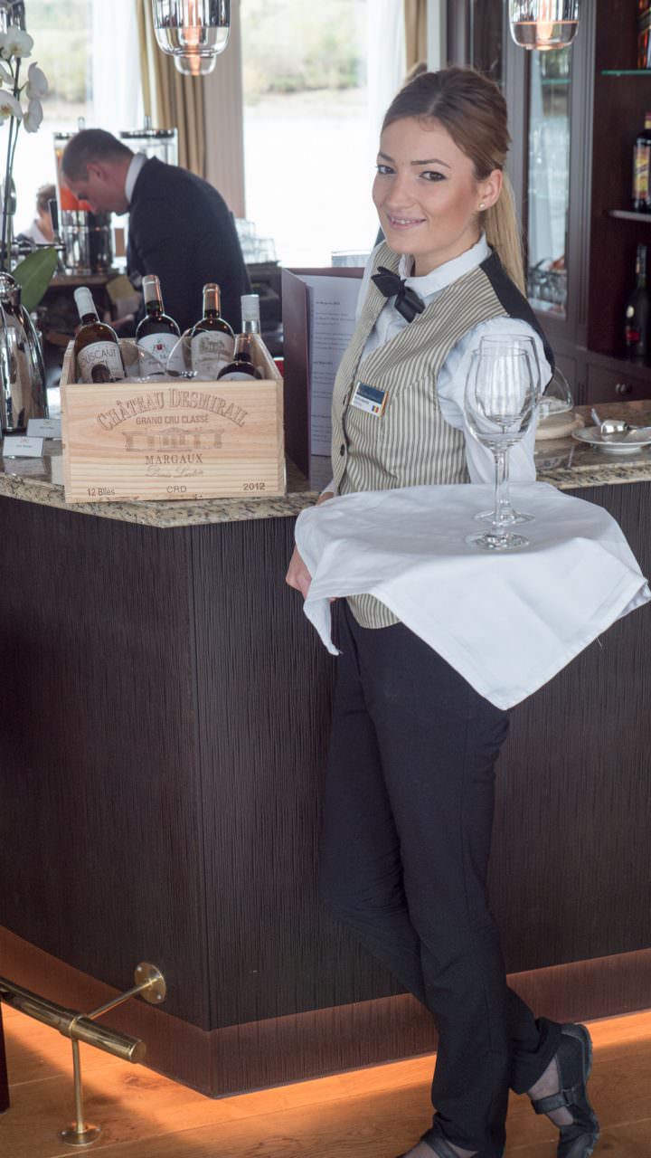 Bar Waitress