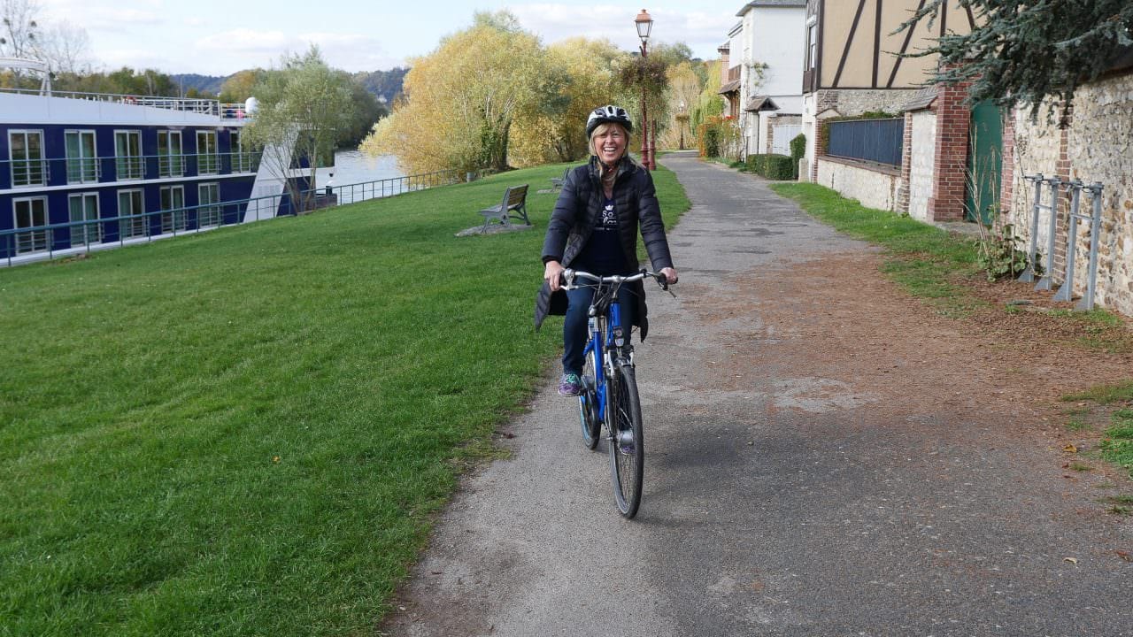 Testing her bike, AmaWaterways' Kristin Karst. © 2016 Ralph Grizzle