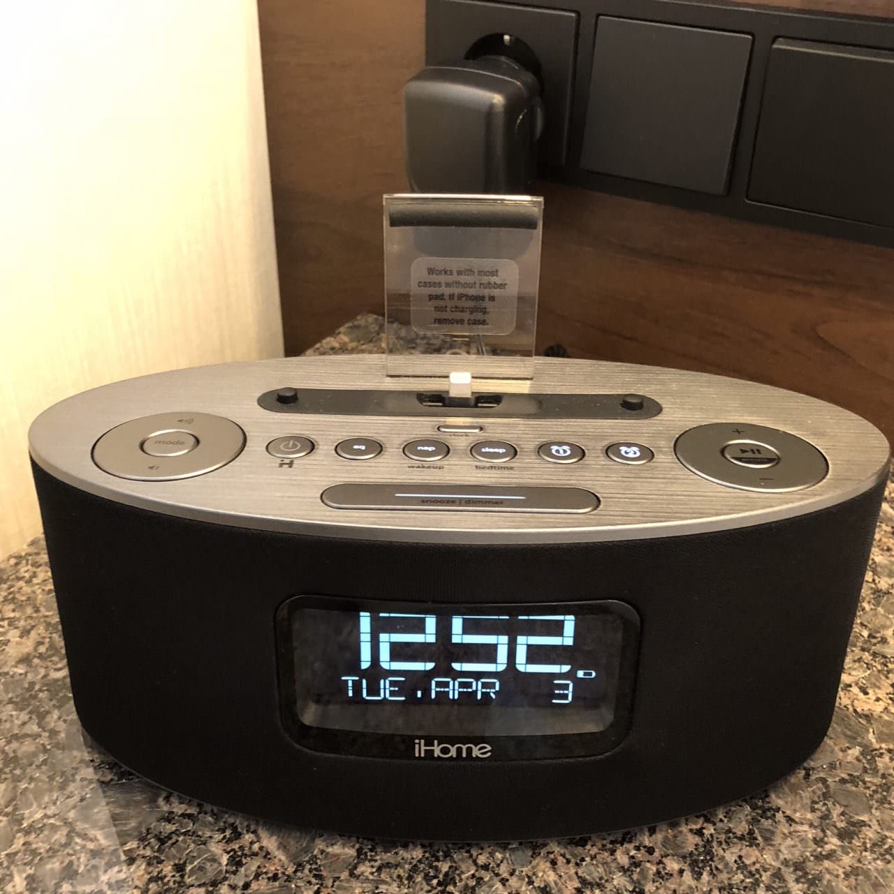 iHome Robert Burns